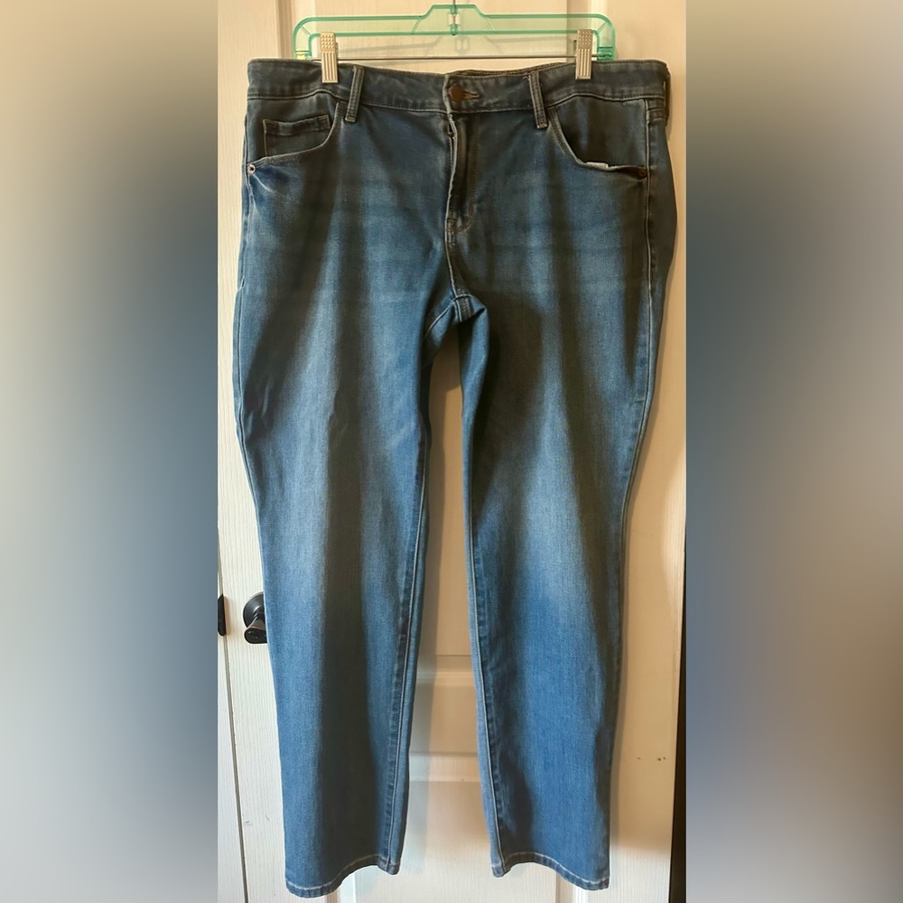 Slim straight jeans!